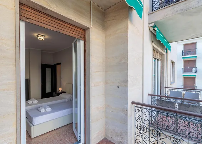 Apartment Hostdomus - Black Pearl Alassio