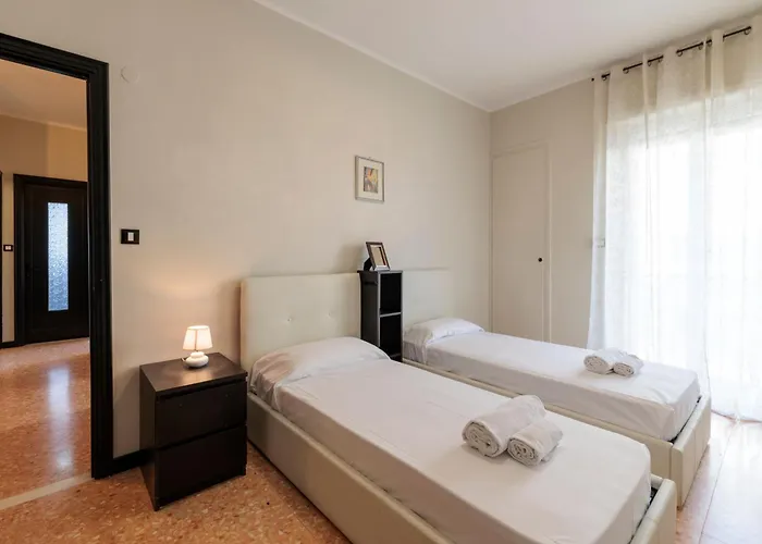 Hostdomus - Black Pearl * Alassio