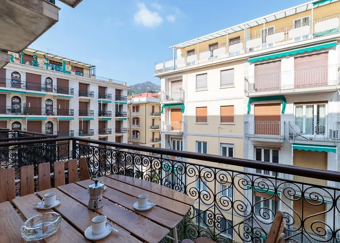 Hostdomus - Black Pearl